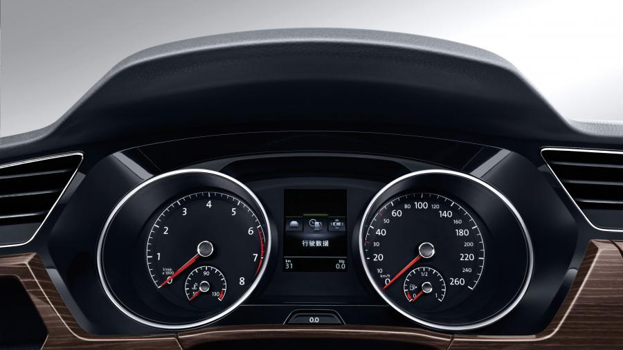  Volkswagen Touran L 2016 года  (CN) (фото 11 из 17)